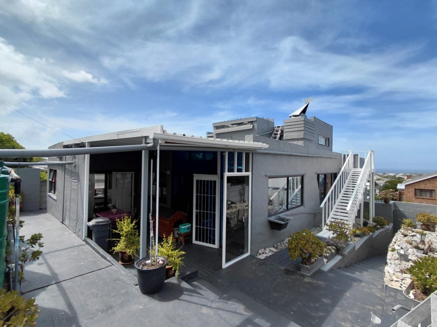 4 Bedroom Property for Sale in Onrus Western Cape